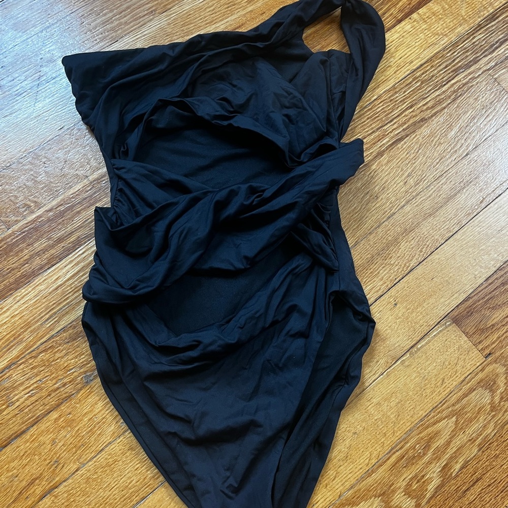 Agua Bendita Black One shoulder Cut out one piece - M
